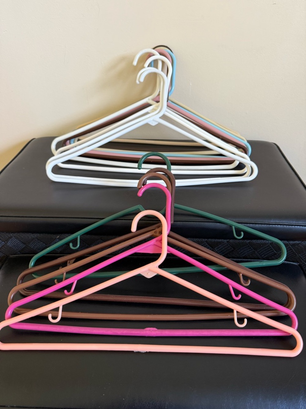 15Pack Mix Plastic Hangers Notched Durable Clothes Storage Organizer Multicolor
